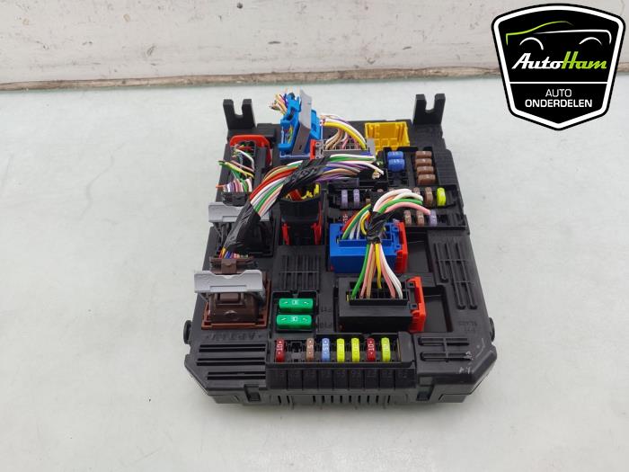Używane Sterownik Body Control Opel Corsa F (UB/UH/UP) 1.2 Turbo 12V 100 Hybrid Cena € 150,00 Procedura marży oferowane przez AutoHam