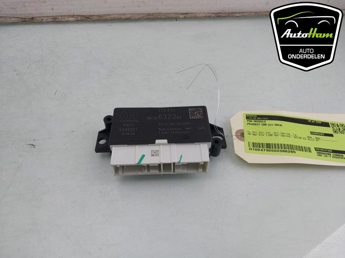 Begagnade PDC-modul Peugeot 208 II (UB/UH/UP) 1.2 Hybrid 100 Pris € 45,00 Marginaltabell erbjuds av AutoHam