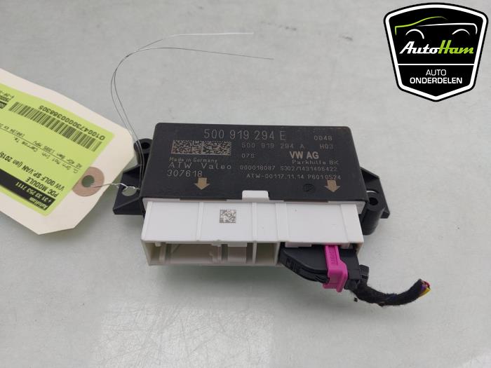 Begagnade PDC-modul Volkswagen Golf Sportsvan (AUVS) 1.4 TSI 16V Pris € 15,00 Marginaltabell erbjuds av AutoHam