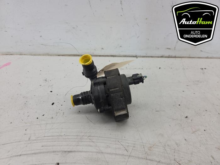 Begagnade Extra vattenpump Peugeot 208 II (UB/UH/UP) 1.2 Hybrid 100 Pris € 30,00 Marginaltabell erbjuds av AutoHam