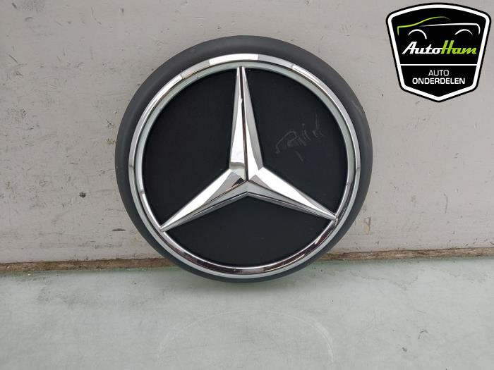 Używane Emblemat Mercedes Citan (420.6) eCitan Cena € 30,25 Z VAT oferowane przez AutoHam