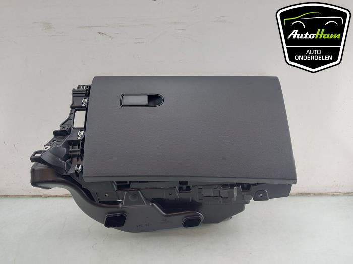 Begagnade Handskfack Mercedes Citan (420.6) eCitan Pris € 60,50 Inklusive moms erbjuds av AutoHam