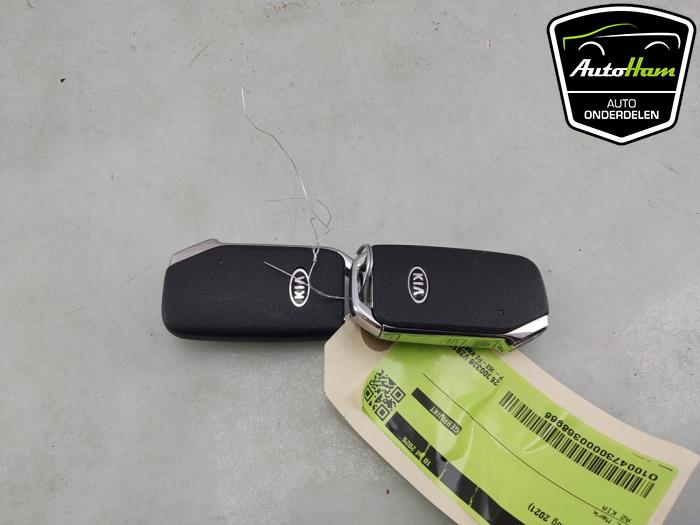 Używane Klucz Kia Niro I (DE) E-Niro 64 kWh Cena € 75,00 Procedura marży oferowane przez AutoHam
