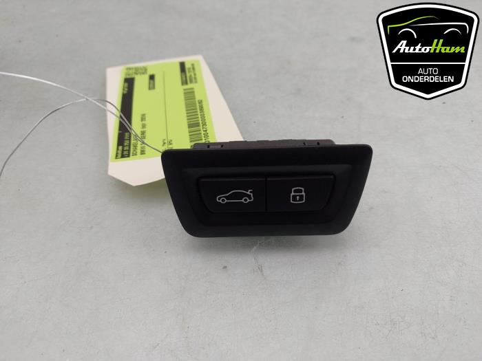Używane Przelacznik BMW 3 serie Touring (G21) 318i 2.0 TwinPower Turbo 16V Cena € 15,00 Procedura marży oferowane przez AutoHam