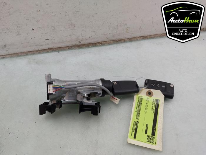 Używane Stacyjka + Kluczyk Seat Leon (5FB) 1.2 TSI Ecomotive 16V Cena € 50,00 Procedura marży oferowane przez AutoHam