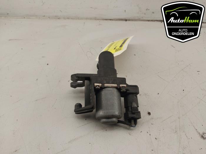 Begagnade Extra vattenpump BMW Z3 Roadster (E36/7) 1.9 16V Pris € 30,00 Marginaltabell erbjuds av AutoHam