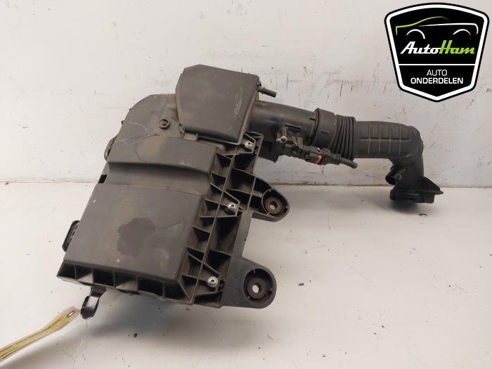 Gebrauchte Luftfiltergehäuse Peugeot 208 II (UB/UH/UP) 1.5 BlueHDi 100 Preis € 35,00 Margenregelung angeboten von AutoHam