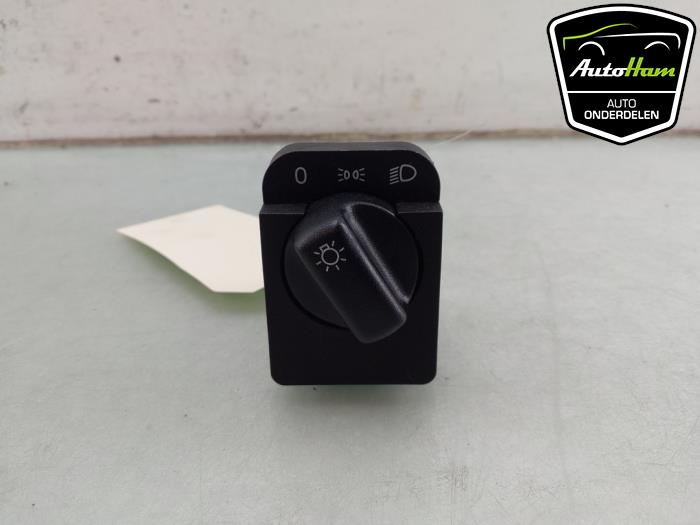 Używane Przelacznik swiatel Opel Agila (A) 1.0 12V Twin Port Cena € 30,00 Procedura marży oferowane przez AutoHam