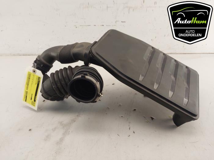 Begagnade Luftfilterhus Volkswagen Polo VI (AW1) 1.0 MPI 12V Pris € 30,00 Marginaltabell erbjuds av AutoHam