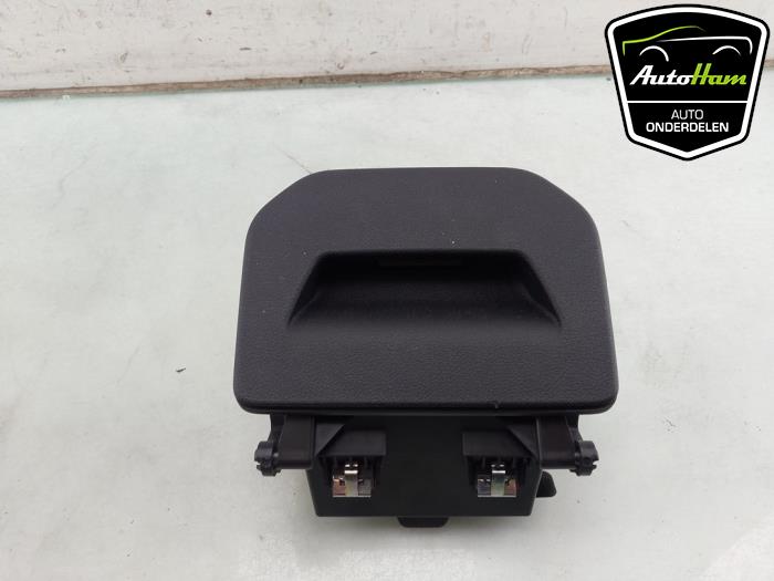 Używane Schowek BMW 1 serie (F40) 118i 1.5 TwinPower 12V Cena € 40,00 Procedura marży oferowane przez AutoHam