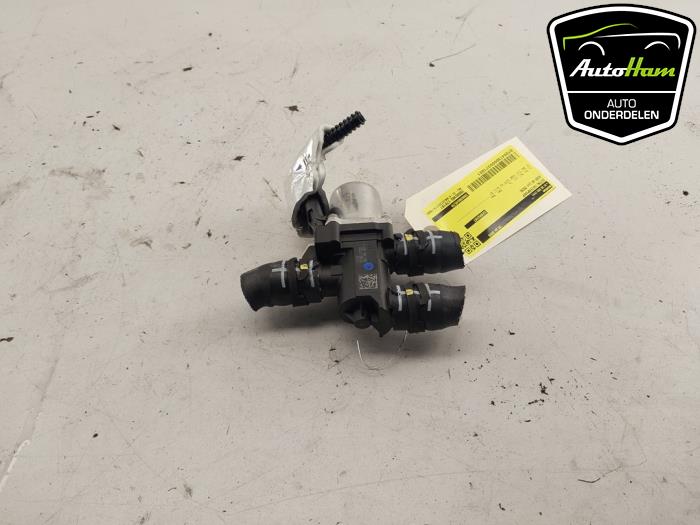 Begagnade Extra vattenpump Audi A3 Sportback (8YA) 1.5 40 TFSIe 16V Pris € 50,00 Marginaltabell erbjuds av AutoHam