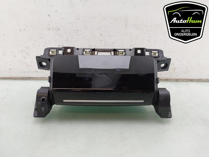 Begagnade Handskfack Peugeot 208 II (UB/UH/UP) 1.2 Vti 12V PureTech 100 Pris € 35,00 Marginaltabell erbjuds av AutoHam