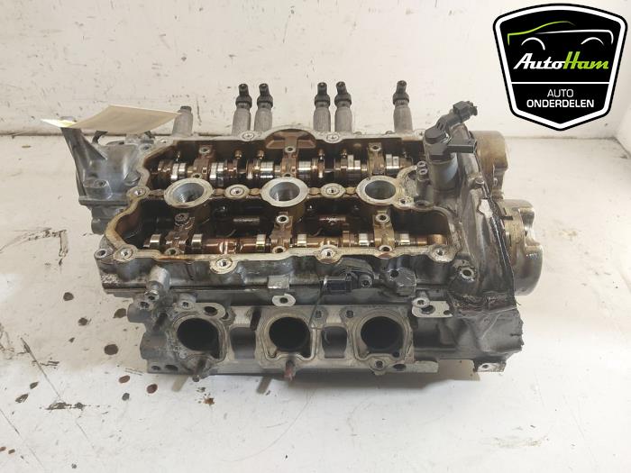 Engine cylinder head