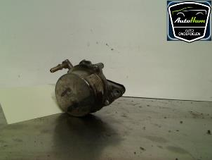 Usados Bomba de vacío de servofreno Opel Corsa D 1.3 CDTi 16V ecoFLEX Precio € 20,00 Norma de margen ofrecido por AutoHam