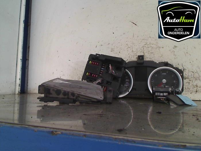 Used Ignition lock + computer Renault Megane II Grandtour (KM) 1.5 dCi 85 Price € 50,00 Margin scheme offered by AutoHam
