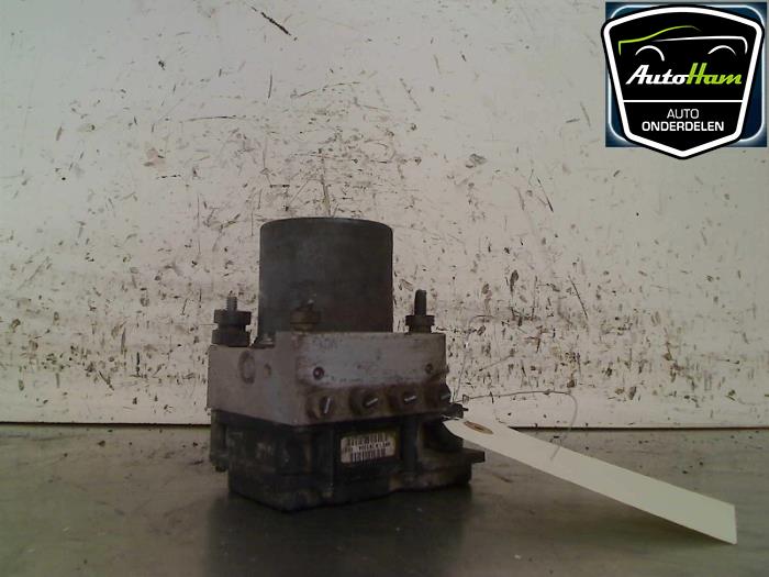 Begagnade ABS-pump Ford Mondeo III Wagon 2.0 TDCi 115 16V Pris € 25,00 Marginaltabell erbjuds av AutoHam