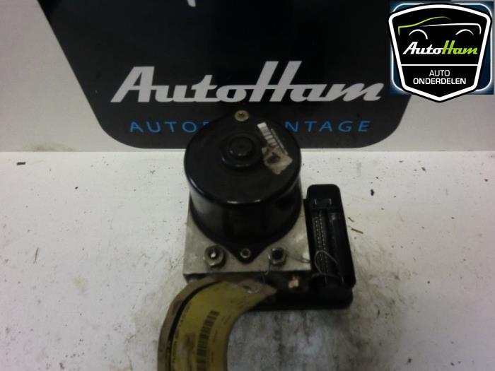 Usagé Pompe ABS Ford Fusion 1.4 TDCi Prix € 30,00 Règlement à la marge proposé par AutoHam