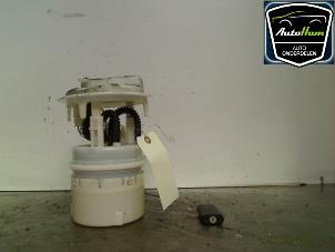 Usados Bomba de gasolina Peugeot 206 SW (2E/K) 1.4 Precio € 50,00 Norma de margen ofrecido por AutoHam