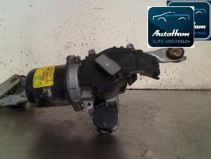 Used Wiper motor + mechanism Peugeot 107 1.0 12V Price € 25,00 Margin scheme offered by AutoHam