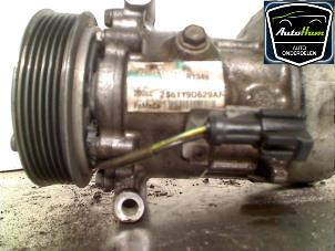 Usados Bomba de aire acondicionado Ford Fiesta 5 (JD/JH) 1.4 TDCi Precio € 40,00 Norma de margen ofrecido por AutoHam