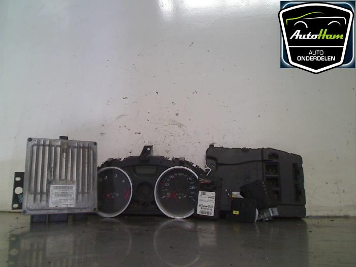 Used Ignition lock + computer Renault Megane II Grandtour (KM) 1.5 dCi 85 Price € 50,00 Margin scheme offered by AutoHam