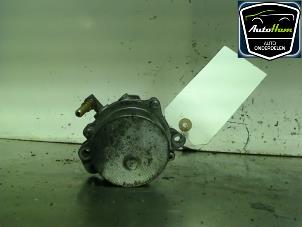 Usados Bomba de vacío de servofreno Opel Corsa C (F08/68) 1.3 CDTi 16V Precio € 40,00 Norma de margen ofrecido por AutoHam