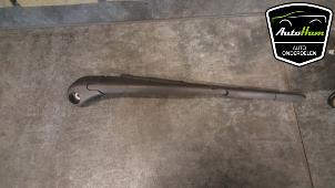 Used Rear wiper arm Renault Clio III (BR/CR) 1.2 16V 75 Price € 5,00 Margin scheme offered by AutoHam