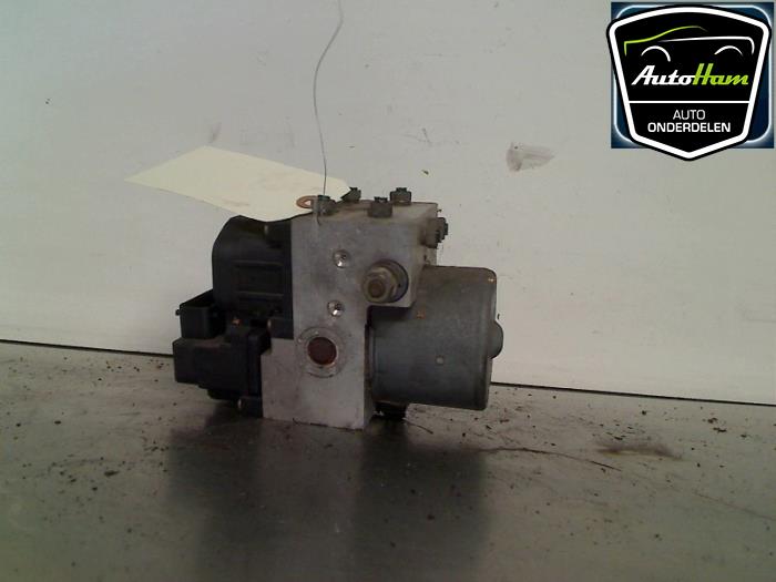Begagnade ABS-pump Renault Clio II (BB/CB) 1.6 16V Pris € 20,00 Marginaltabell erbjuds av AutoHam