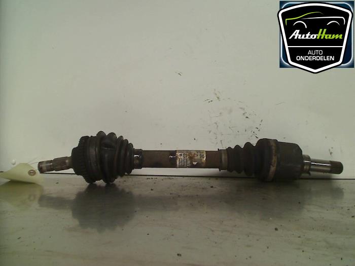 Front drive shaft, left from a Peugeot 206 (2A/C/H/J/S) 1.6 HDI 16V FAP 2006