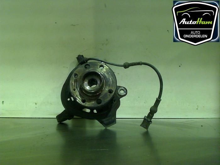 Knuckle, front right from a Opel Tigra Twin Top 1.8 16V 2005