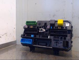 Used Fuse box Opel Zafira (M75) 2.2 16V Direct Ecotec Price on request offered by AutoHam