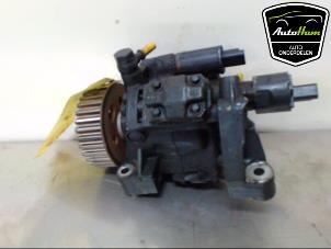 Used Mechanical fuel pump Renault Megane II Grandtour (KM) 1.5 dCi 105 Price € 75,00 Margin scheme offered by AutoHam