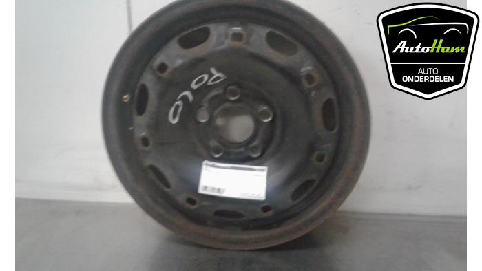 Wheel from a Volkswagen Polo IV (9N1/2/3) 1.4 16V 2007