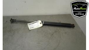 Used Set of gas struts for boot Peugeot 206 SW (2E/K) 2.0 GTi 16V Price € 20,00 Margin scheme offered by AutoHam