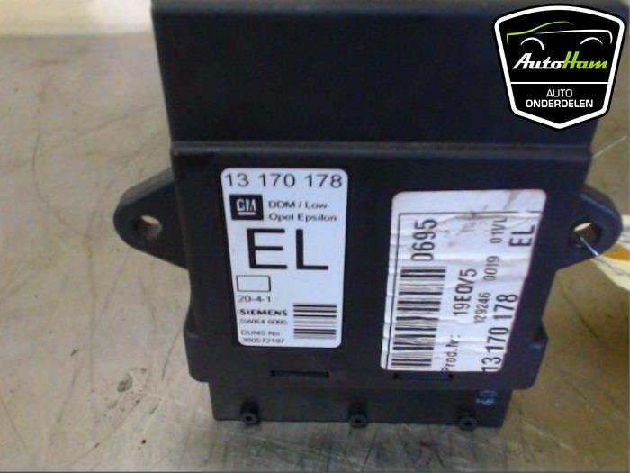 Begagnade Relä Opel Signum (F48) 2.2 DGI 16V Pris € 25,00 Marginaltabell erbjuds av AutoHam
