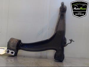 Used Front wishbone, left Opel Signum (F48) 2.2 DGI 16V Price € 20,00 Margin scheme offered by AutoHam