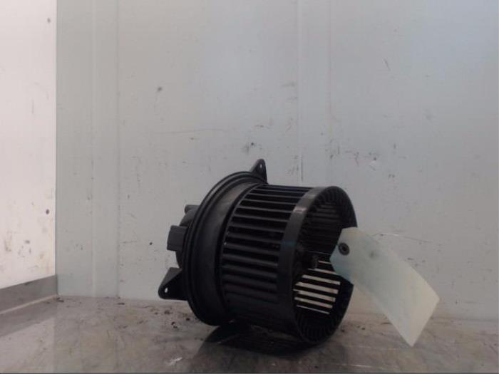 Heating and ventilation fan motor from a Ford Focus 1 Wagon 1.6 16V 1999