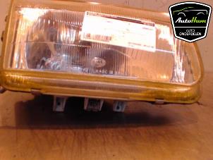 Used Headlight, right Volkswagen Polo III (6N1) 1.6i 75 Price € 25,00 Margin scheme offered by AutoHam