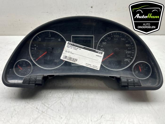 Używane Tablica rozdzielcza Audi A4 (B7) 2.0 TDI 16V Cena € 75,00 Procedura marży oferowane przez AutoHam