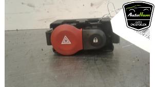 Used Panic lighting switch Renault Clio III (BR/CR) 1.5 dCi 70 Price € 10,00 Margin scheme offered by AutoHam
