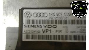 Używane Przekaznik Volkswagen Caddy III (2KA,2KH,2CA,2CH) 1.9 TDI Cena € 25,00 Procedura marży oferowane przez AutoHam