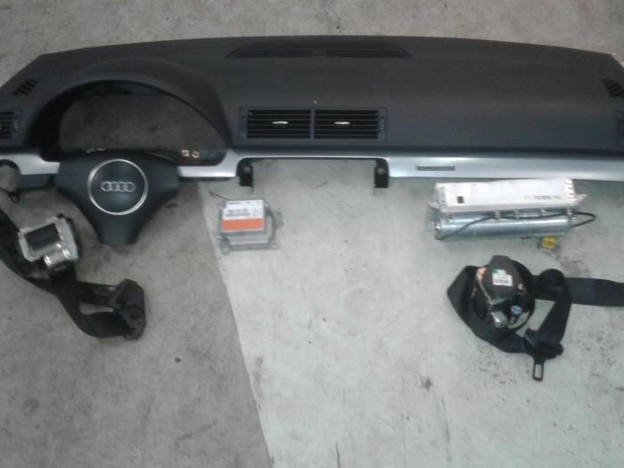 Airbag set+module from a Audi A4 Avant (B6) 3.0 V6 30V 2001