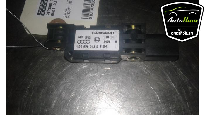 Begagnade Airbagsensor Audi A3 (8P1) 2.0 16V FSI Pris € 20,00 Marginaltabell erbjuds av AutoHam