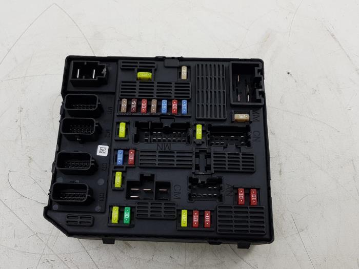 Used Renault Scénic III (JZ) 1.5 dCi 105 Fuse box - 284B62342R ...