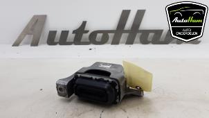 Used Engine mount Mini Mini (R56) 1.6 16V One Price € 25,00 Margin scheme offered by AutoHam