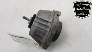 Engine mount from a BMW 1 serie (E81) 116d 16V 2011