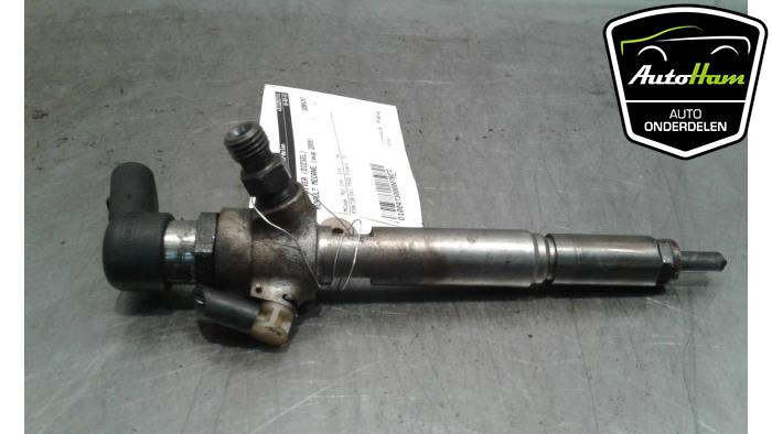 Injector (diesel) from a Renault Megane II Grandtour (KM) 1.5 dCi 105 FAP 2008