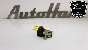 Usados Mecanismo de cierre del portón trasero Mini Mini (R56) 1.6 16V Cooper Precio € 25,00 Norma de margen ofrecido por AutoHam