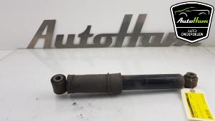 Used Rear shock absorber, right Renault Kangoo/Grand Kangoo (KW) 1.6 16V Price € 20,00 Margin scheme offered by AutoHam