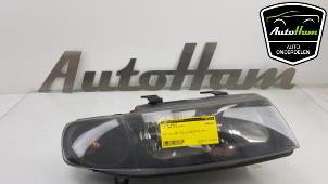 Używane Reflektor prawy Seat Leon (1M1) 1.6 16V Cena € 40,00 Procedura marży oferowane przez AutoHam